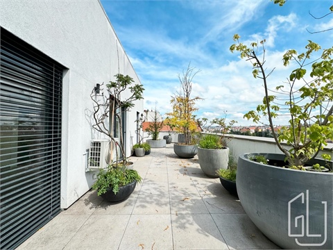 Pronájem bytu 2kk, 66 m² 2