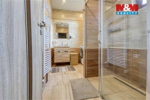 Prodej rodinného domu, 275 m² 24