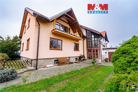 Prodej rodinného domu, 375 m² 0