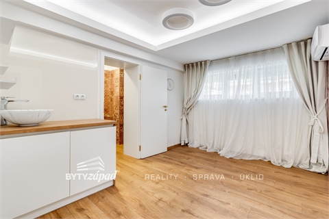 Prodej obchodních prostor, 72 m² 10