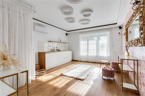 Prodej obchodních prostor, 72 m² 8