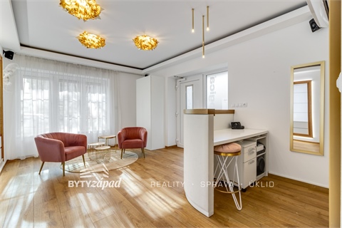 Prodej obchodních prostor, 72 m² 0