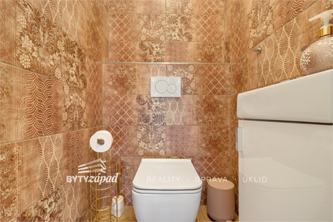 Prodej obchodních prostor, 72 m² 14