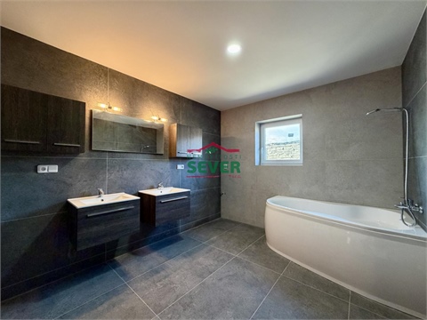 Prodej rodinného domu, 130 m² 2