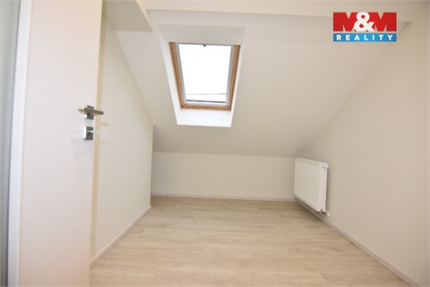 Pronájem bytu 5kk, 100 m² 8