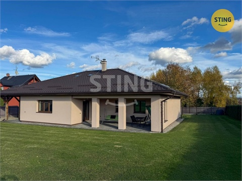 Pronájem rodinného domu, 217 m² 0