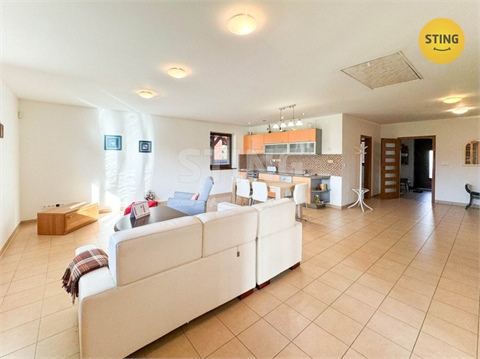 Pronájem rodinného domu, 217 m² 8