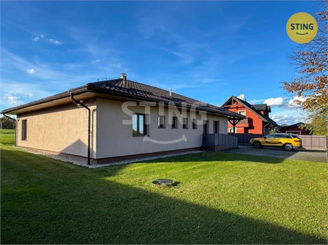 Pronájem rodinného domu, 217 m² 2