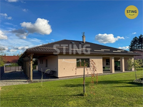 Pronájem rodinného domu, 217 m² - 0