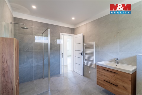 Prodej rodinného domu, 120 m² 8