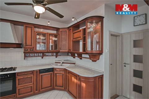 Prodej rodinného domu, 221 m² 10