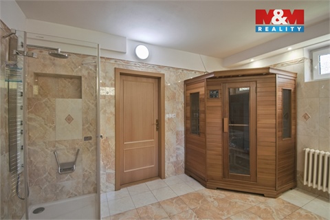 Prodej rodinného domu, 221 m² 8