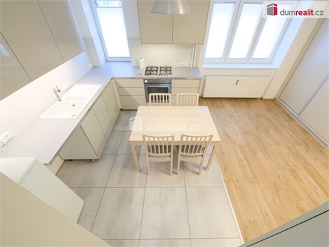 Pronájem bytu 1+1, 30 m² 12