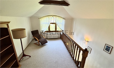 Pronájem rodinného domu, 239 m² 12