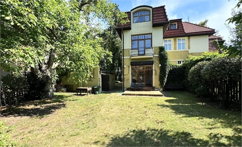 Pronájem rodinného domu, 239 m² 0