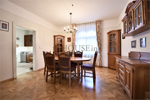 Pronájem rodinného domu, 239 m² 8