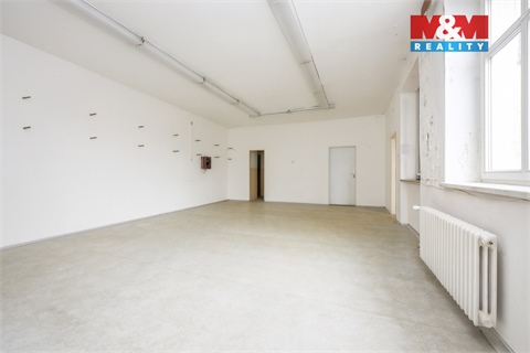 Prodej komerčního objektu, 1 160 m² 16
