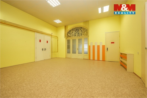 Prodej komerčního objektu, 1 160 m² 2