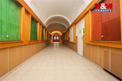 Prodej komerčního objektu, 1 160 m² 24