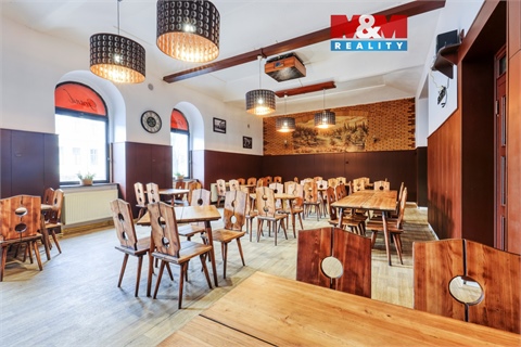 Pronájem obchodních prostor, 100 m² 0