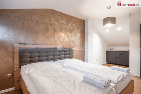 Prodej rodinného domu, 184 m² - 14