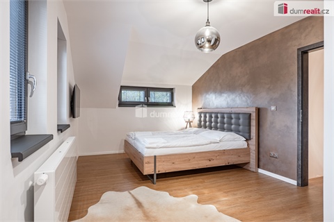 Prodej rodinného domu, 184 m² - 12