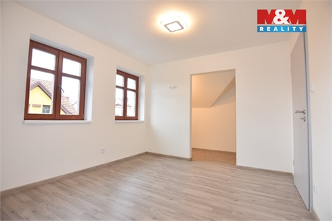Pronájem bytu 4kk, 89 m² 4