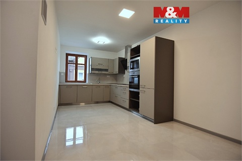 Pronájem bytu 4kk, 89 m² 0