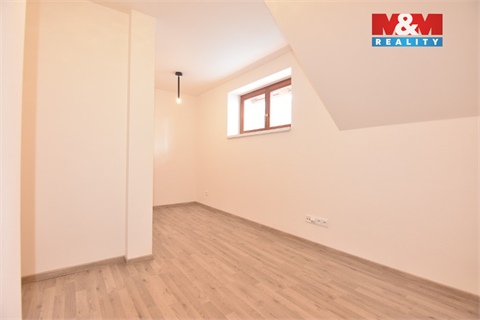 Pronájem bytu 4kk, 89 m² - 12