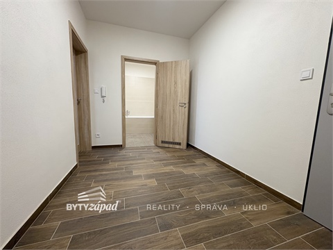 Pronájem bytu 2kk, 55 m² 8
