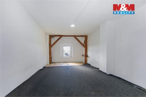 Prodej rodinného domu, 300 m² 14