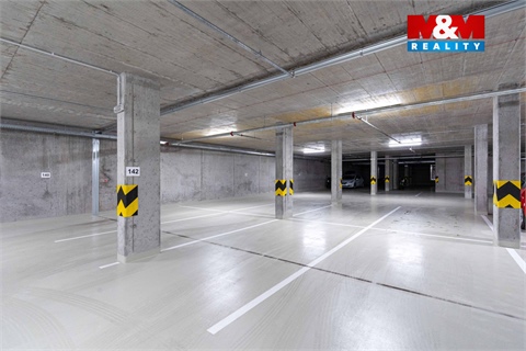 Pronájem parkovacího místa, 12 m² - 0