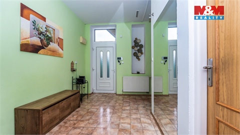 Prodej rodinného domu, 480 m² - 2