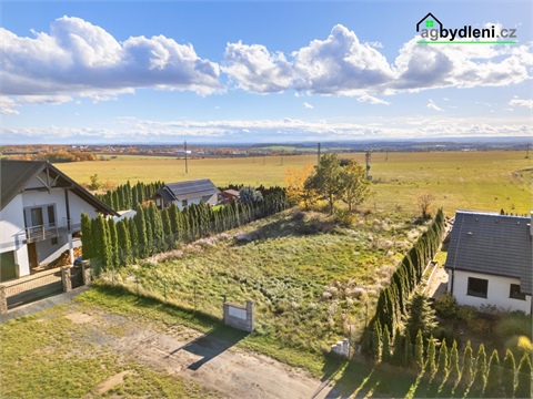 Prodej stavebního pozemku, 827 m² 0