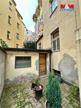 Prodej obchodních prostor, 100 m² 8