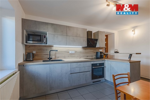 Prodej rodinného domu, 196 m² - 0