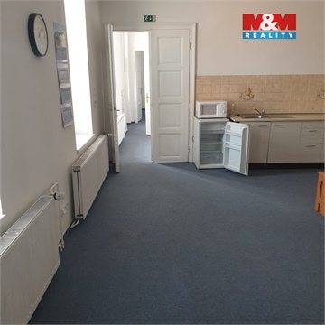 Pronájem obchodních prostor, 200 m² 10