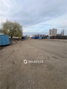 Pronájem pozemku pro komerční výstavbu, 2 000 m² 0