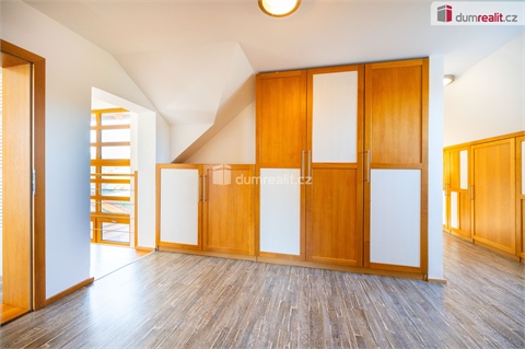 Prodej rodinného domu, 228 m² 24