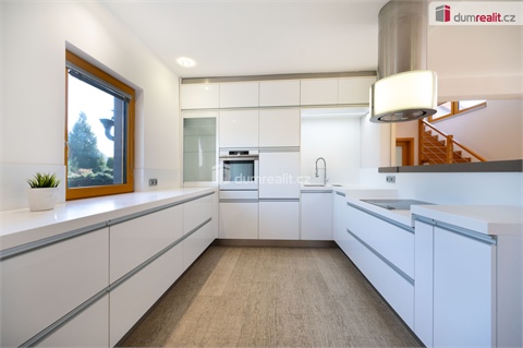 Prodej rodinného domu, 228 m² 8