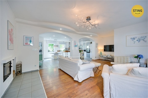 Pronájem rodinného domu, 204 m² 2