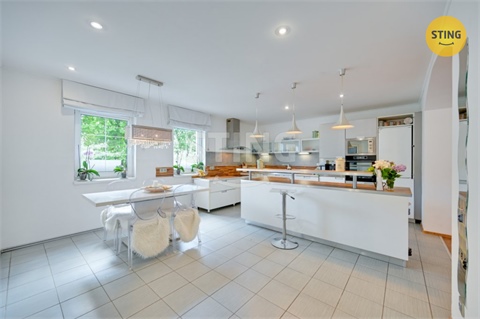 Pronájem rodinného domu, 204 m² 8