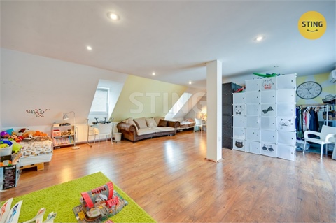 Pronájem rodinného domu, 204 m² 18
