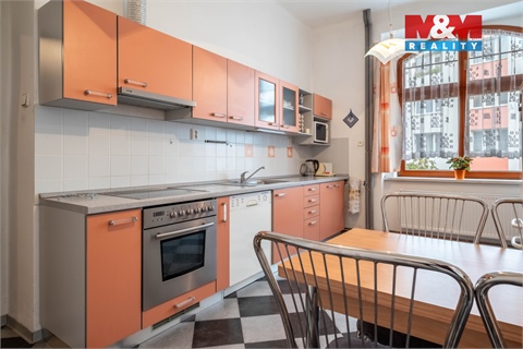 Prodej rodinného domu, 420 m² 6