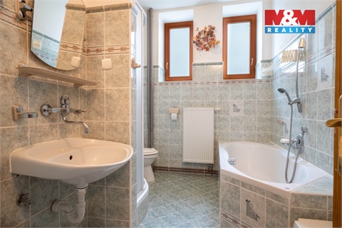 Prodej rodinného domu, 420 m² 10