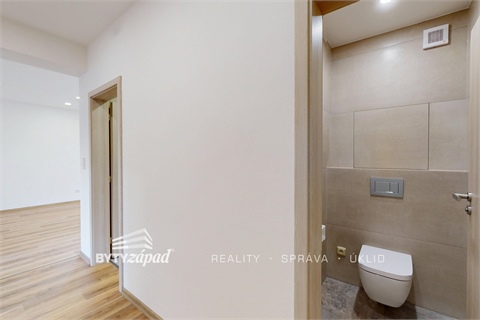 Pronájem bytu 3kk, 100 m² 10