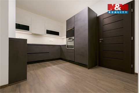 Prodej bytu 4kk, 103 m² - 0