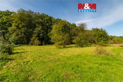 Prodej stavebního pozemku, 1 765 m² 0