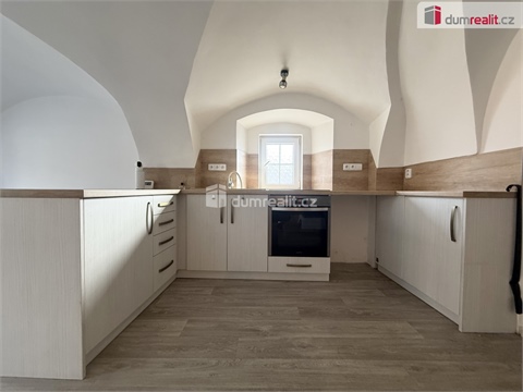 Pronájem bytu 3kk, 84 m² 0