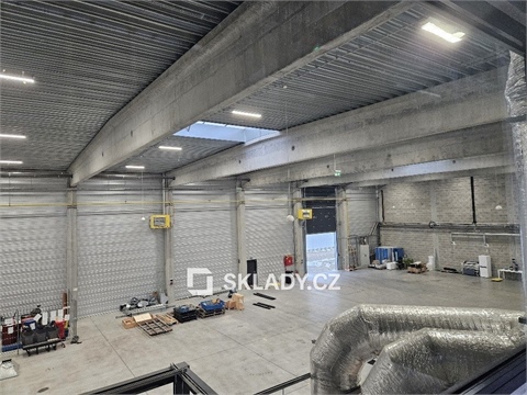 Pronájem skladu / haly, 643 m² 2
